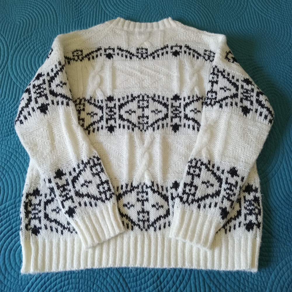 Little Lies Anthropologie White & Black Crew Neck Pullover Knit Sweater S/M - Picture 6 of 7